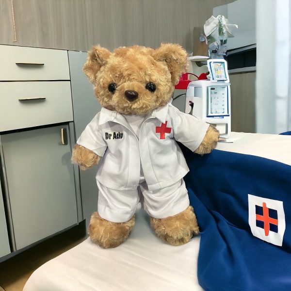 Plišani meda u uniformi doktora