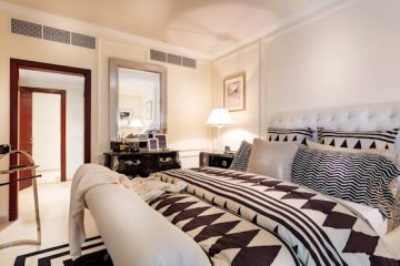 Elegantno uređena spavaća soba